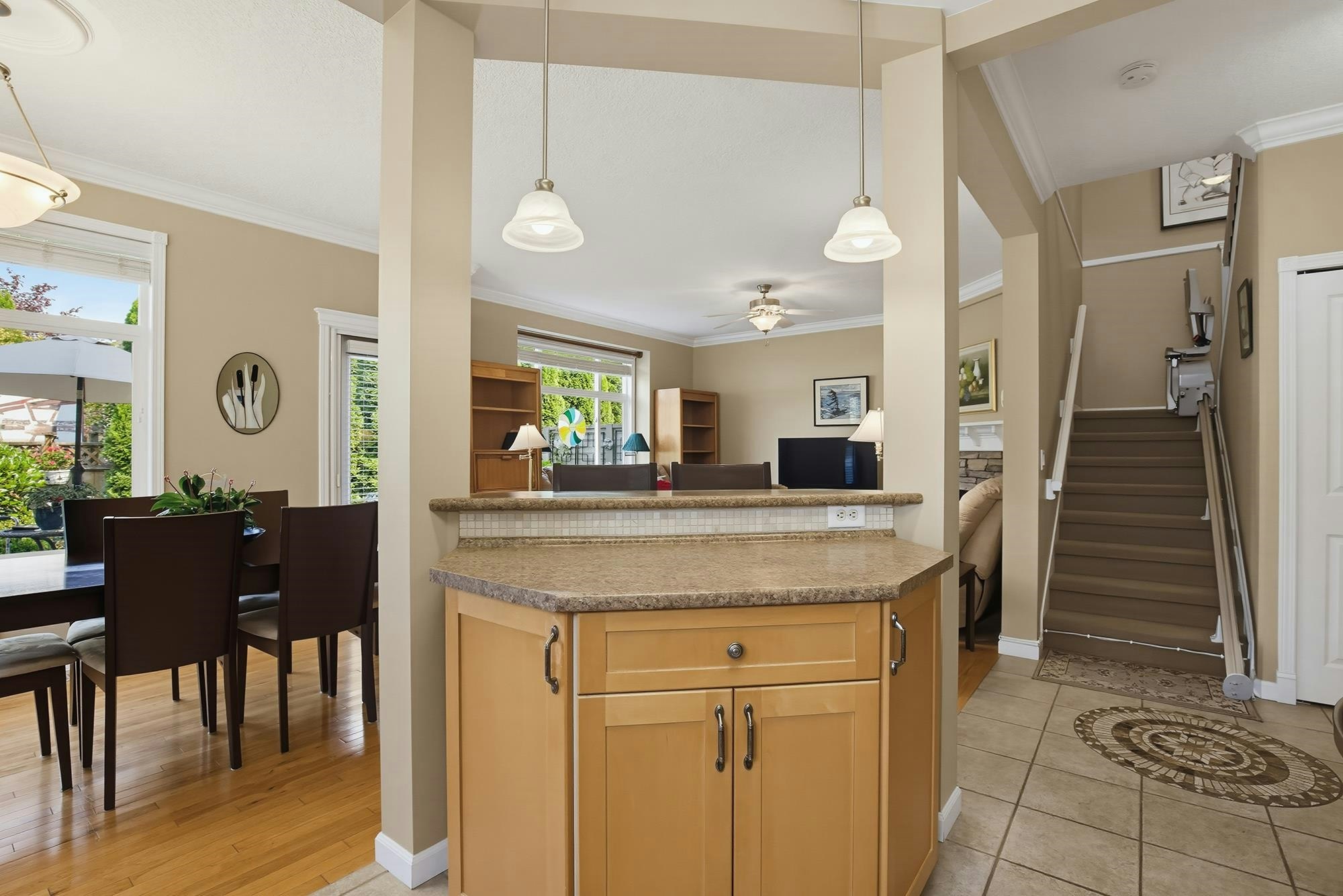 10-32849 Egglestone Avenue - 4