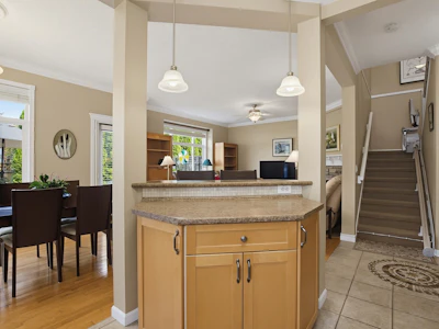 10-32849 Egglestone Avenue - 4