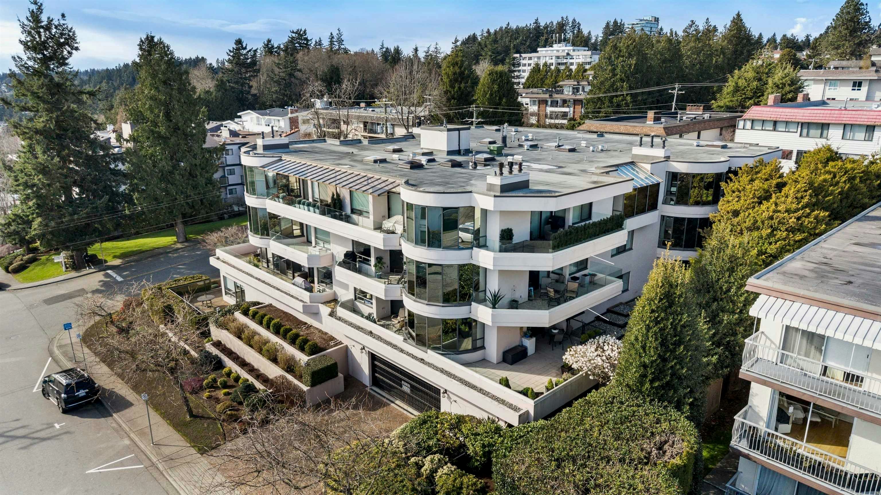 302-1250 Martin Street - 4