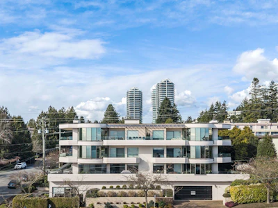 302-1250 Martin Street - 3