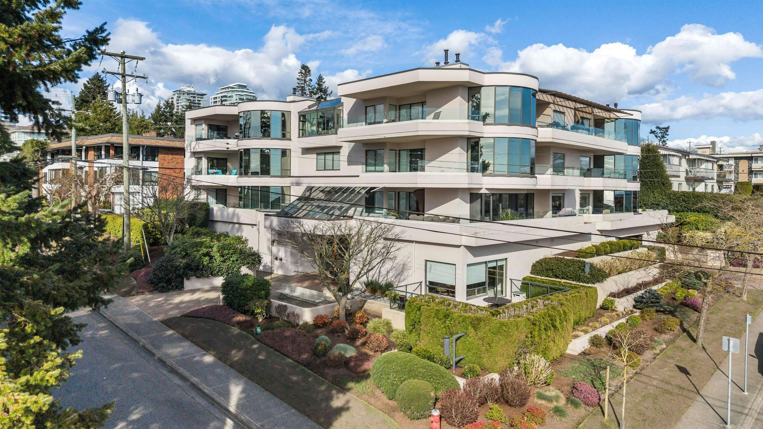 302-1250 Martin Street, Surrey, BC, V4B 3W3