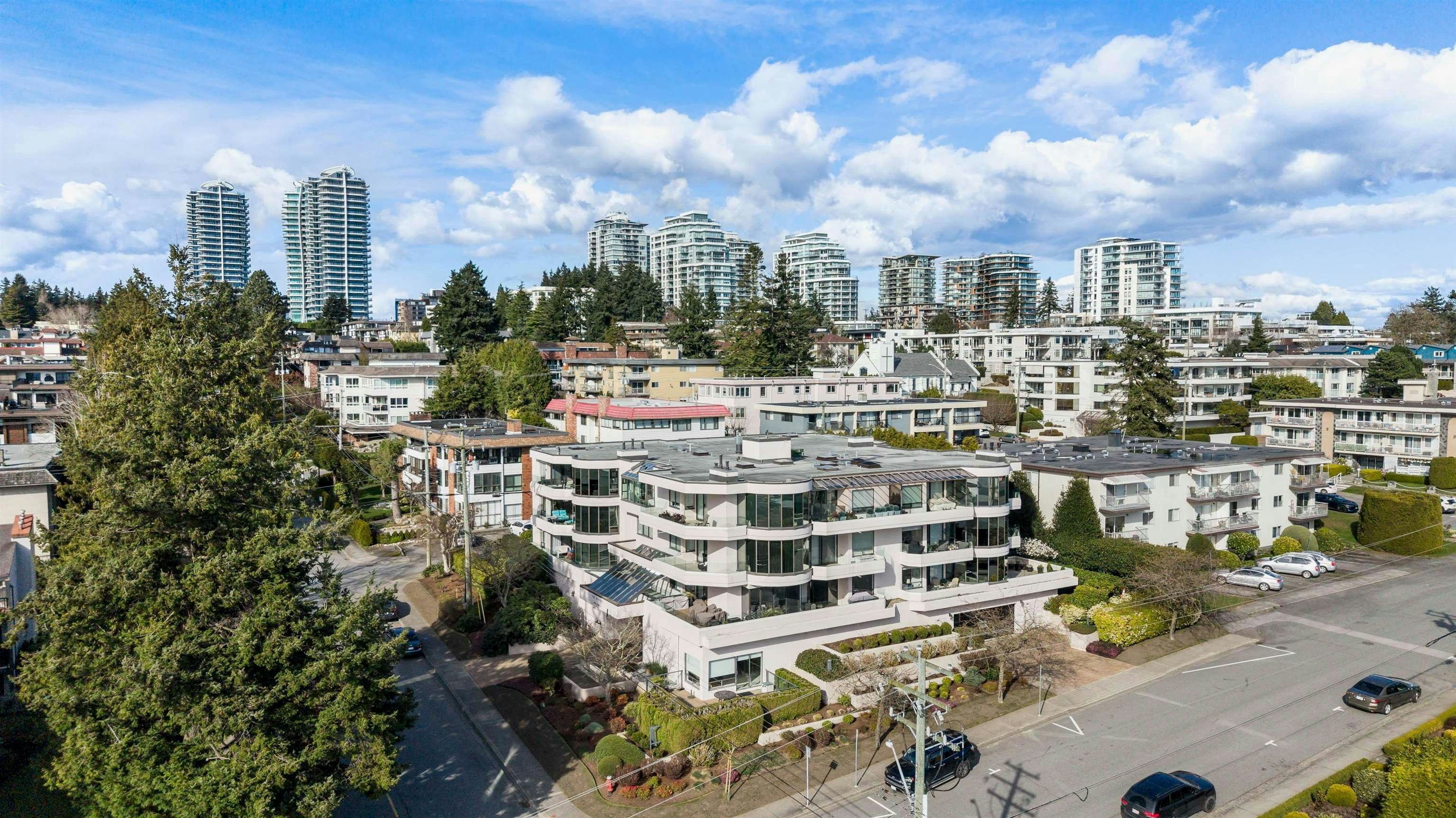 302-1250 Martin Street - 2