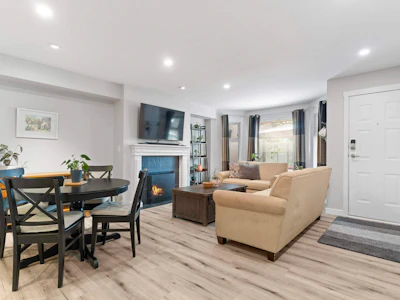 A102-4811 53 Street - 4
