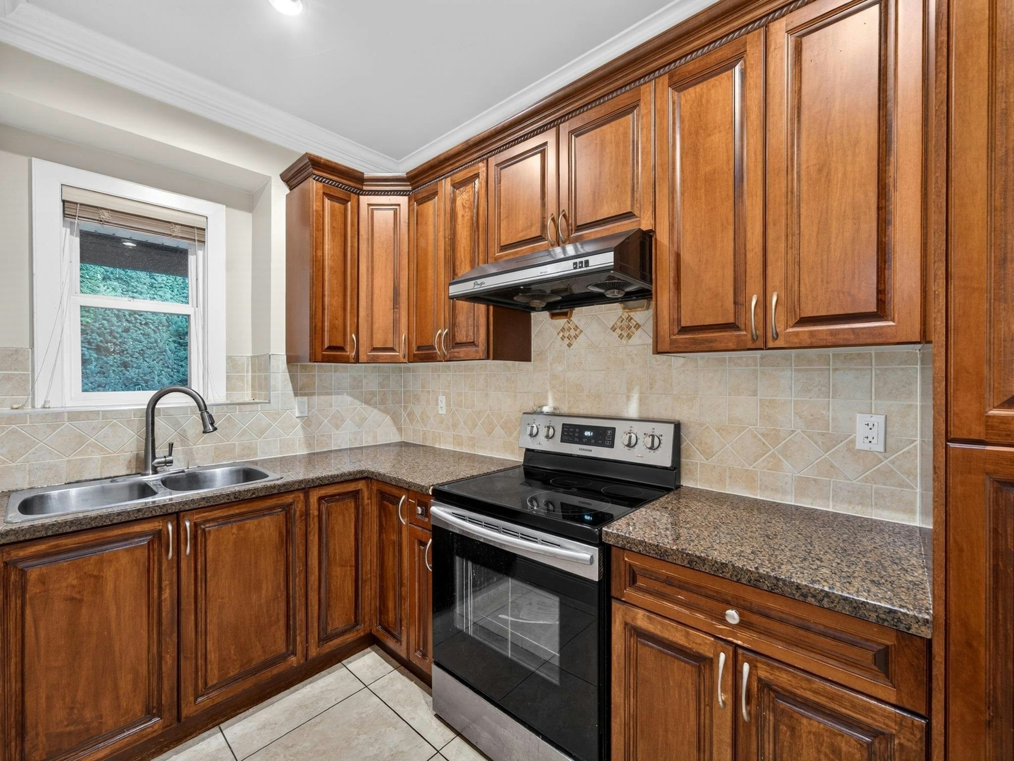 6040 Adams Place, Richmond, BC, V7C 2W1 - 11