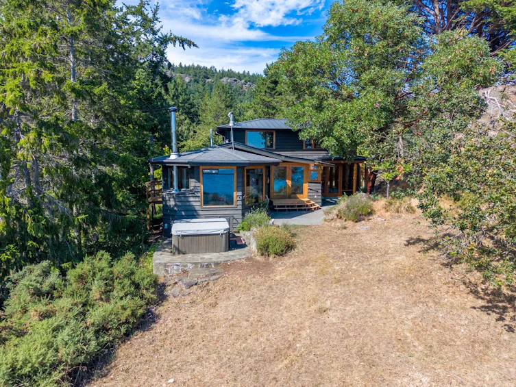 9919 Southlands Drive, Pender Island, BC, V0N 2M3 - 4