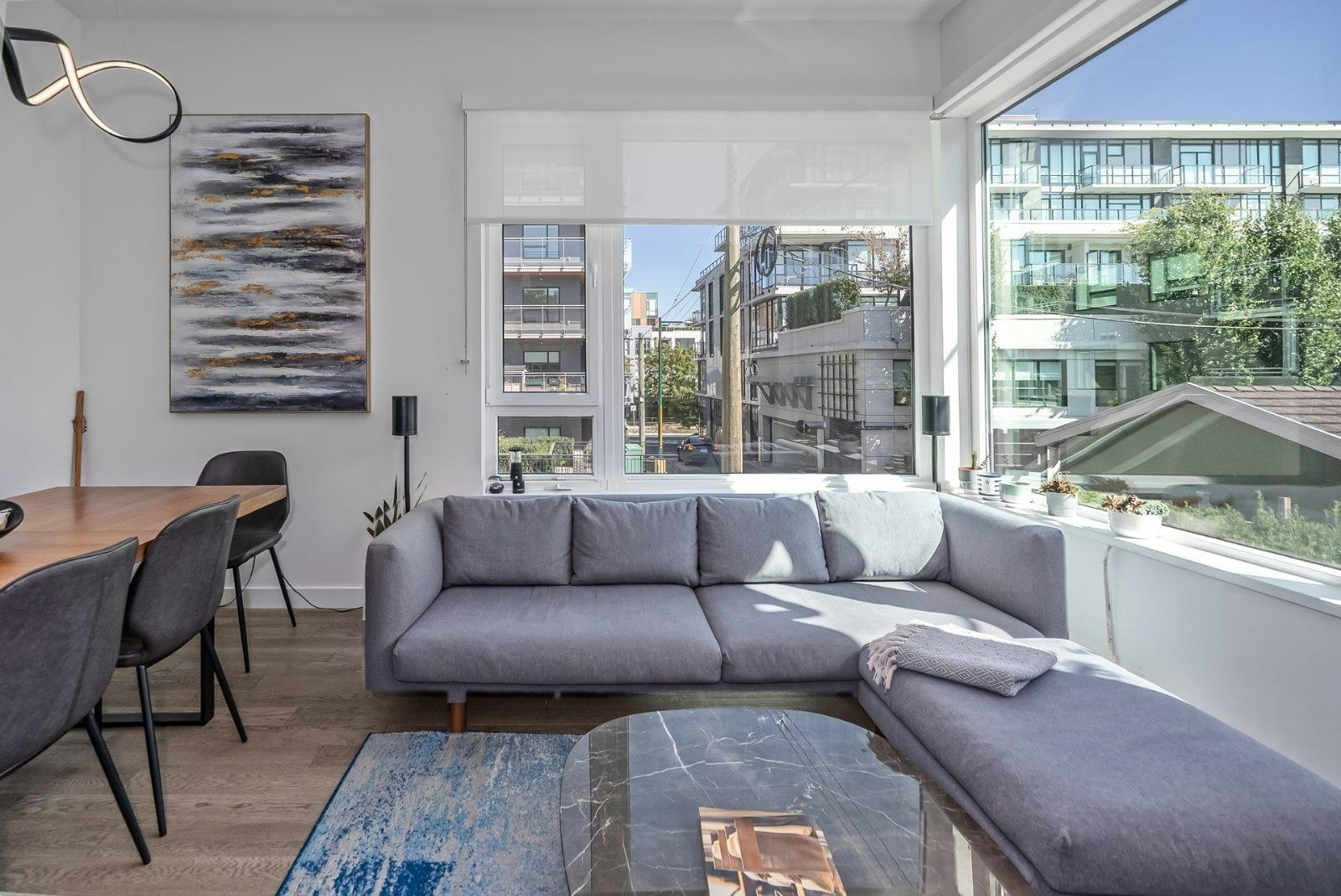 487 W 26th Avenue, Vancouver, BC, V5Y 0M8