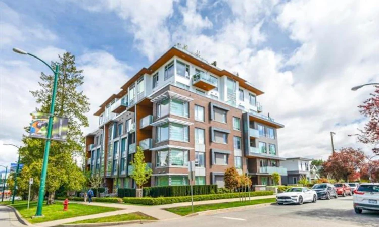 487 W 26th Avenue