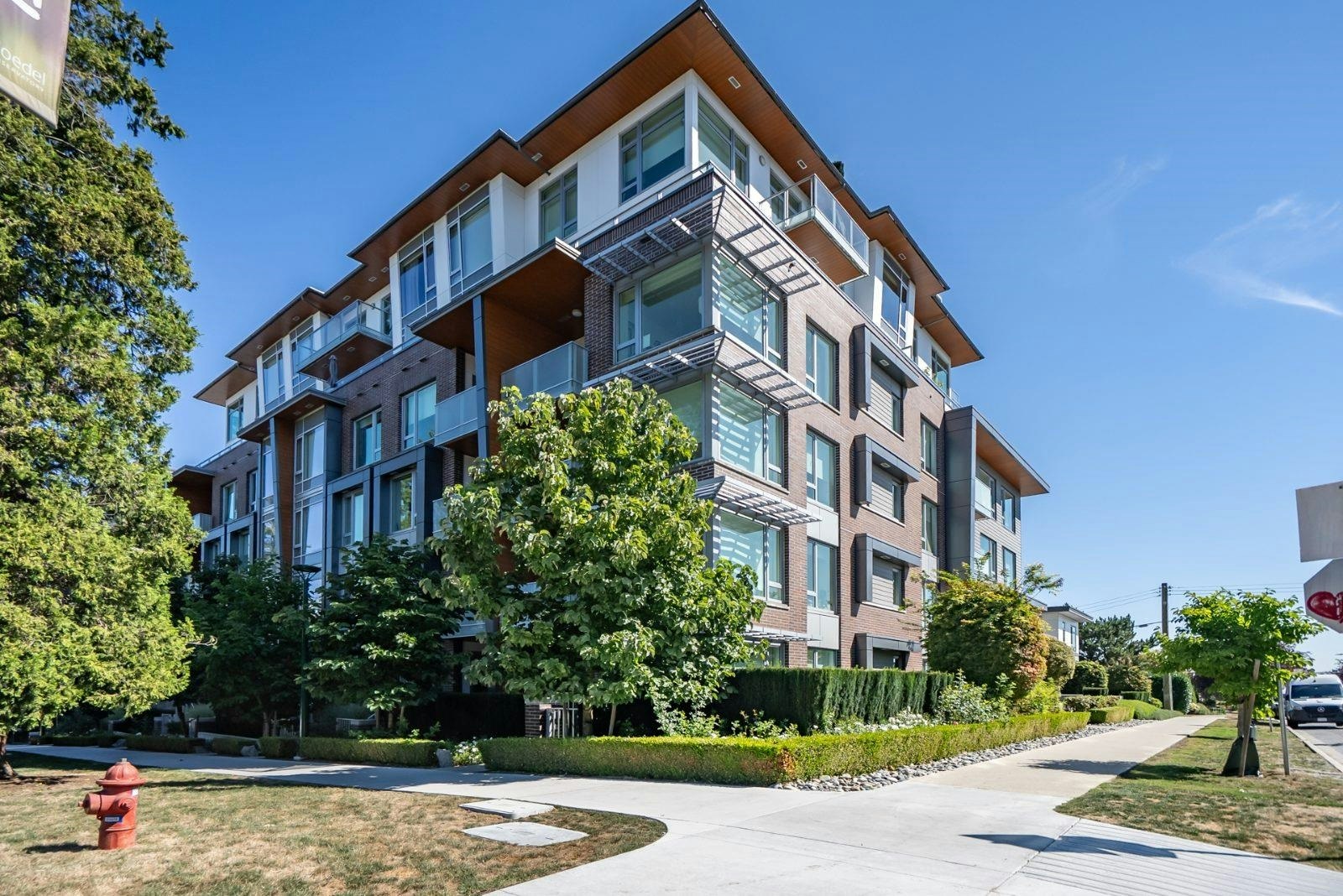 487 W 26th Avenue, Vancouver, BC, V5Y 0M8