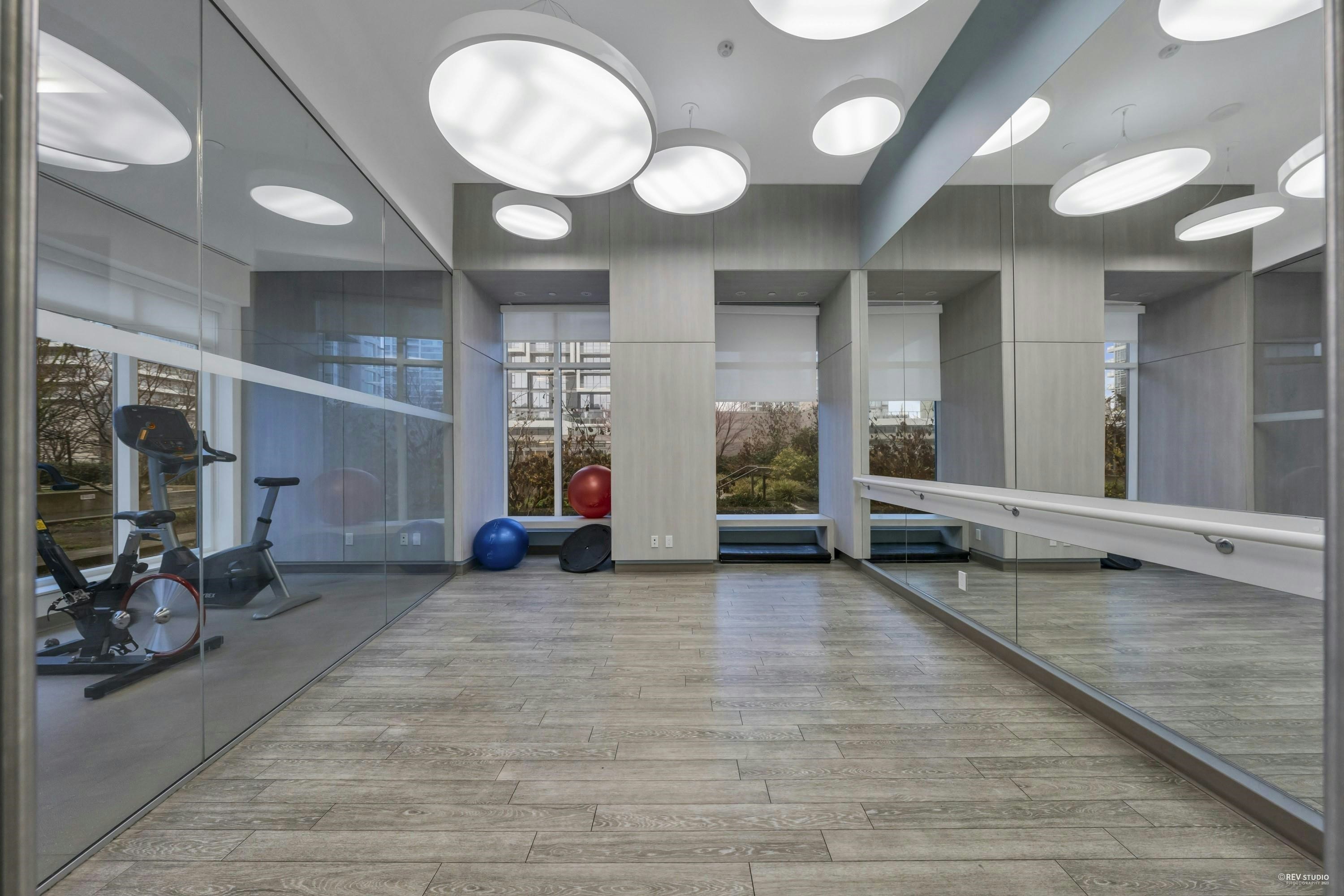 2709-4688 Kingsway - 4