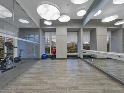 2709-4688 Kingsway - 4