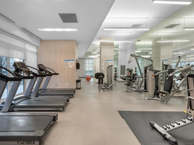 2709-4688 Kingsway - 2
