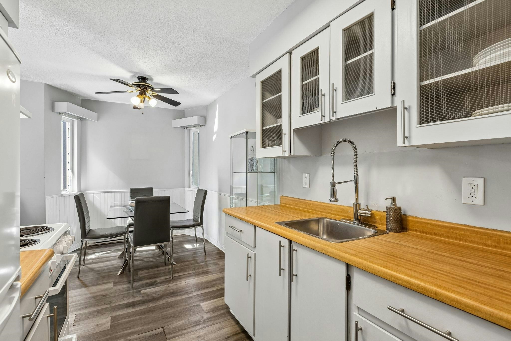 102-107 W 27th Street, North Vancouver, BC, V7N 4G5 - 8
