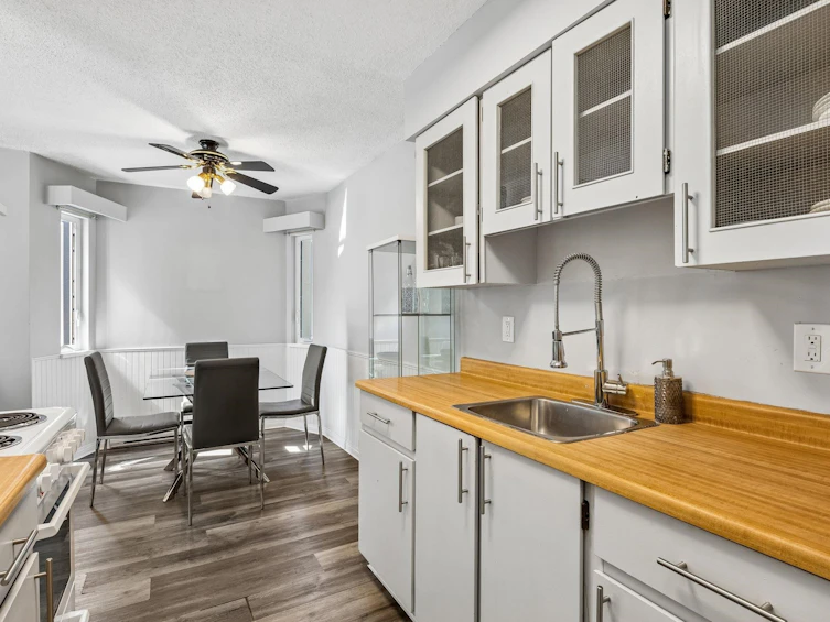 102-107 W 27th Street, North Vancouver, BC, V7N 4G5 - 8