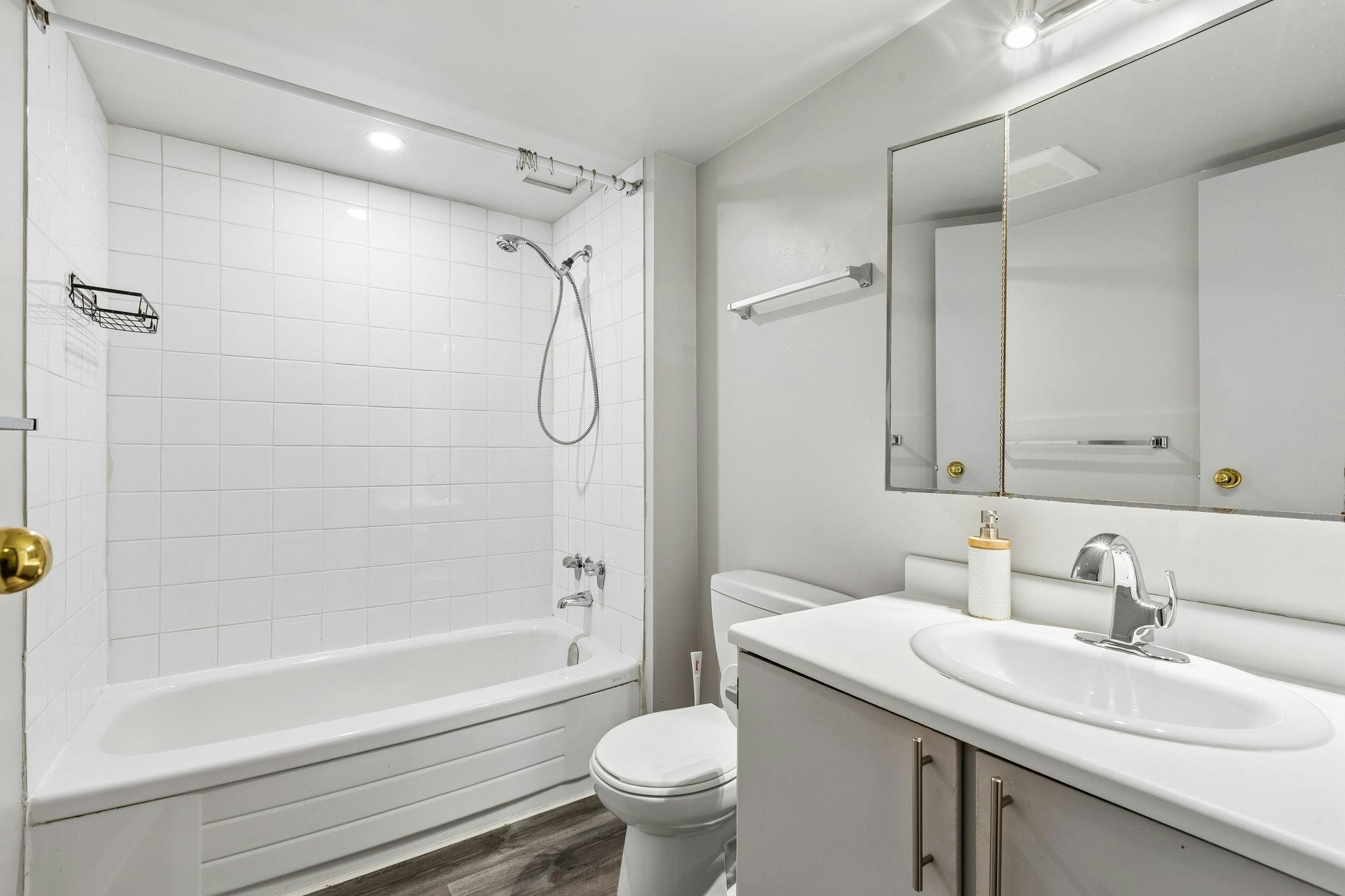 102-107 W 27th Street, North Vancouver, BC, V7N 4G5 - 13
