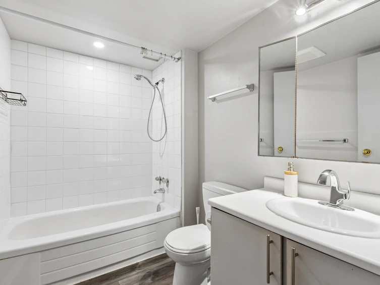102-107 W 27th Street, North Vancouver, BC, V7N 4G5 - 13