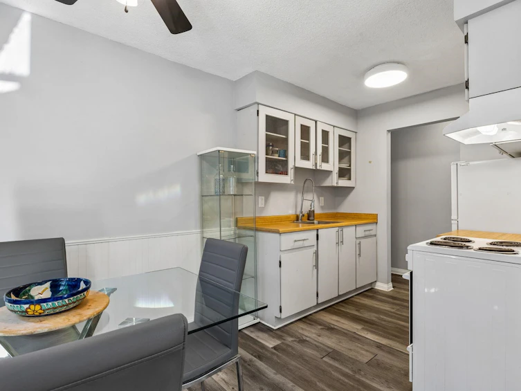 102-107 W 27th Street, North Vancouver, BC, V7N 4G5 - 7