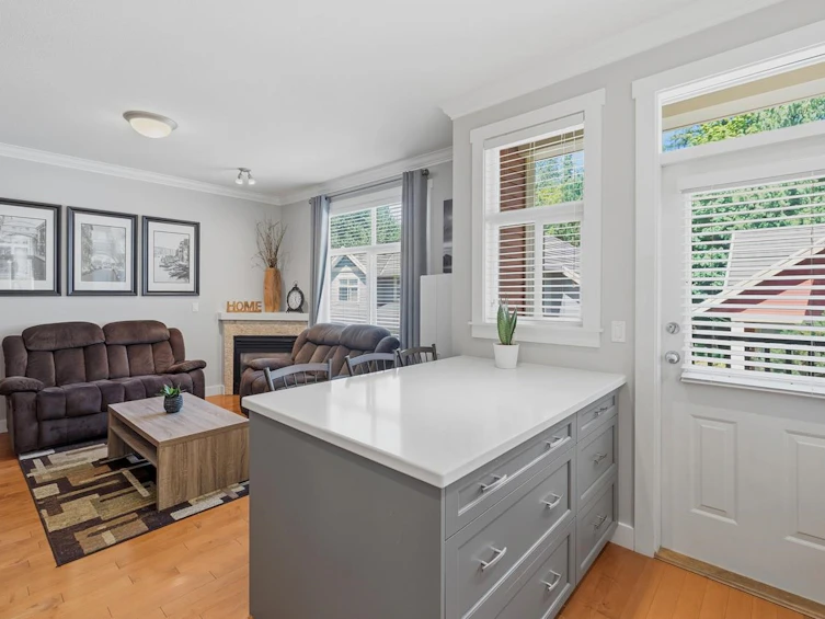 16-15255 36 Avenue, Surrey, BC, V3Z 0Y4 - 16
