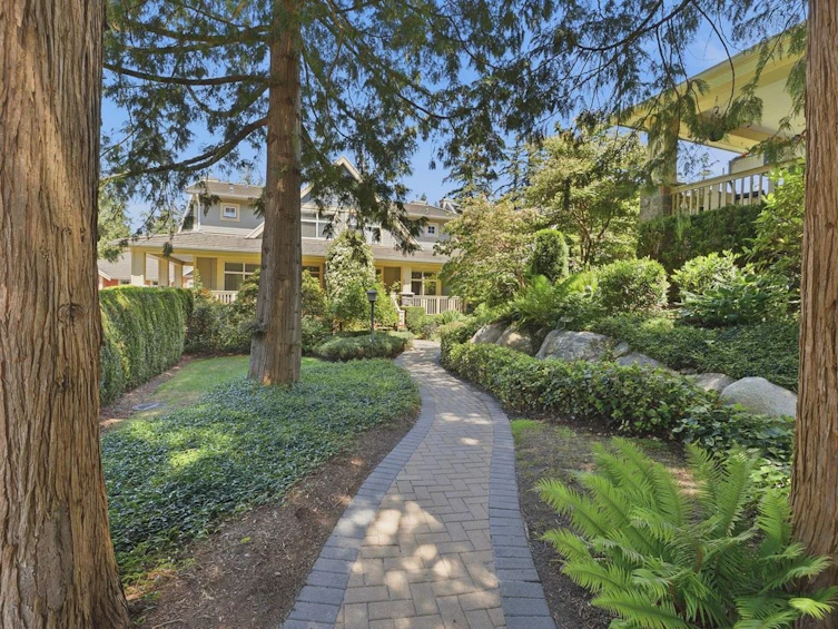 16-15255 36 Avenue, Surrey, BC, V3Z 0Y4