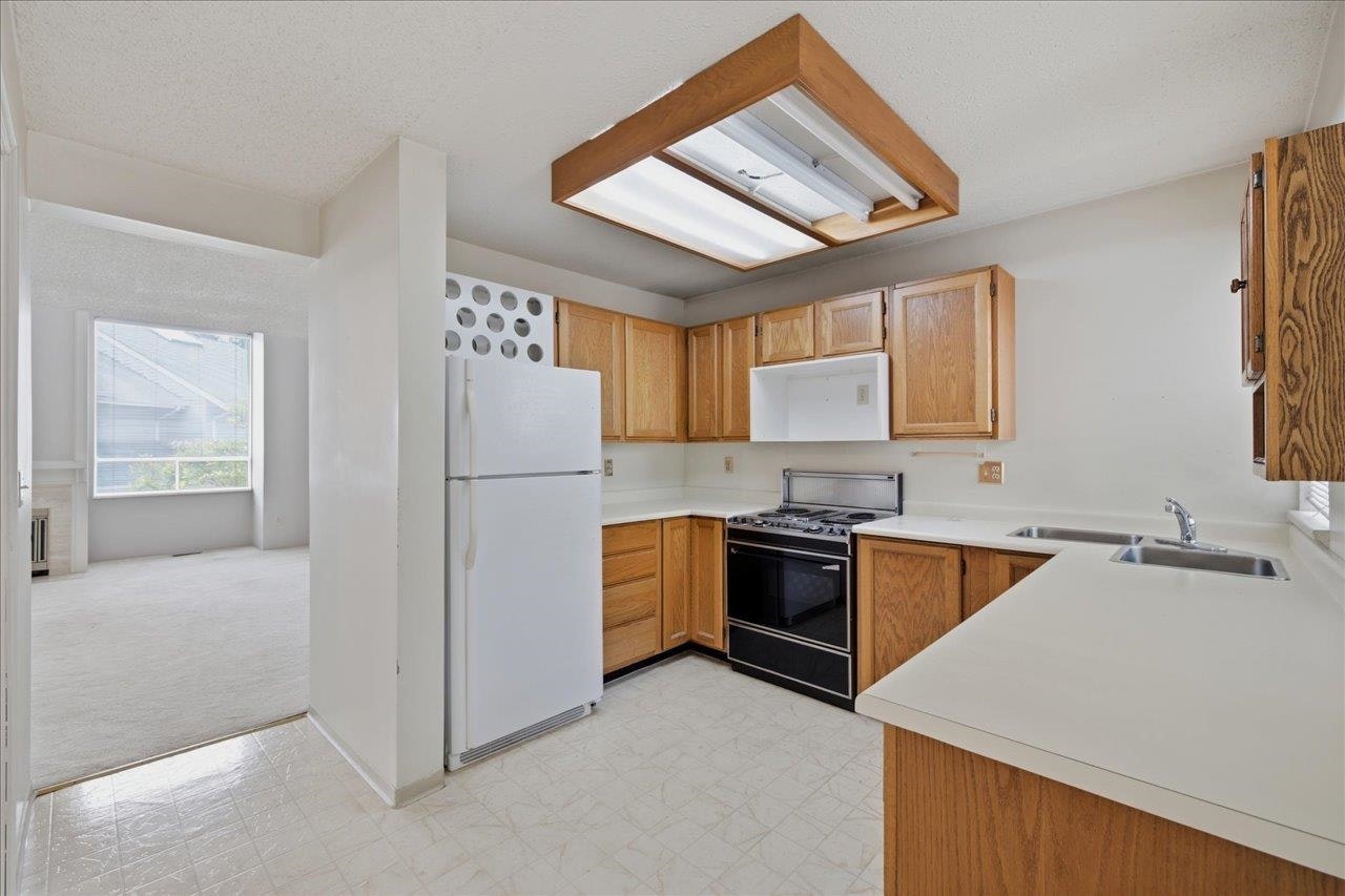 3661 Handel Avenue, Vancouver, BC, V5S 4G7 - 6