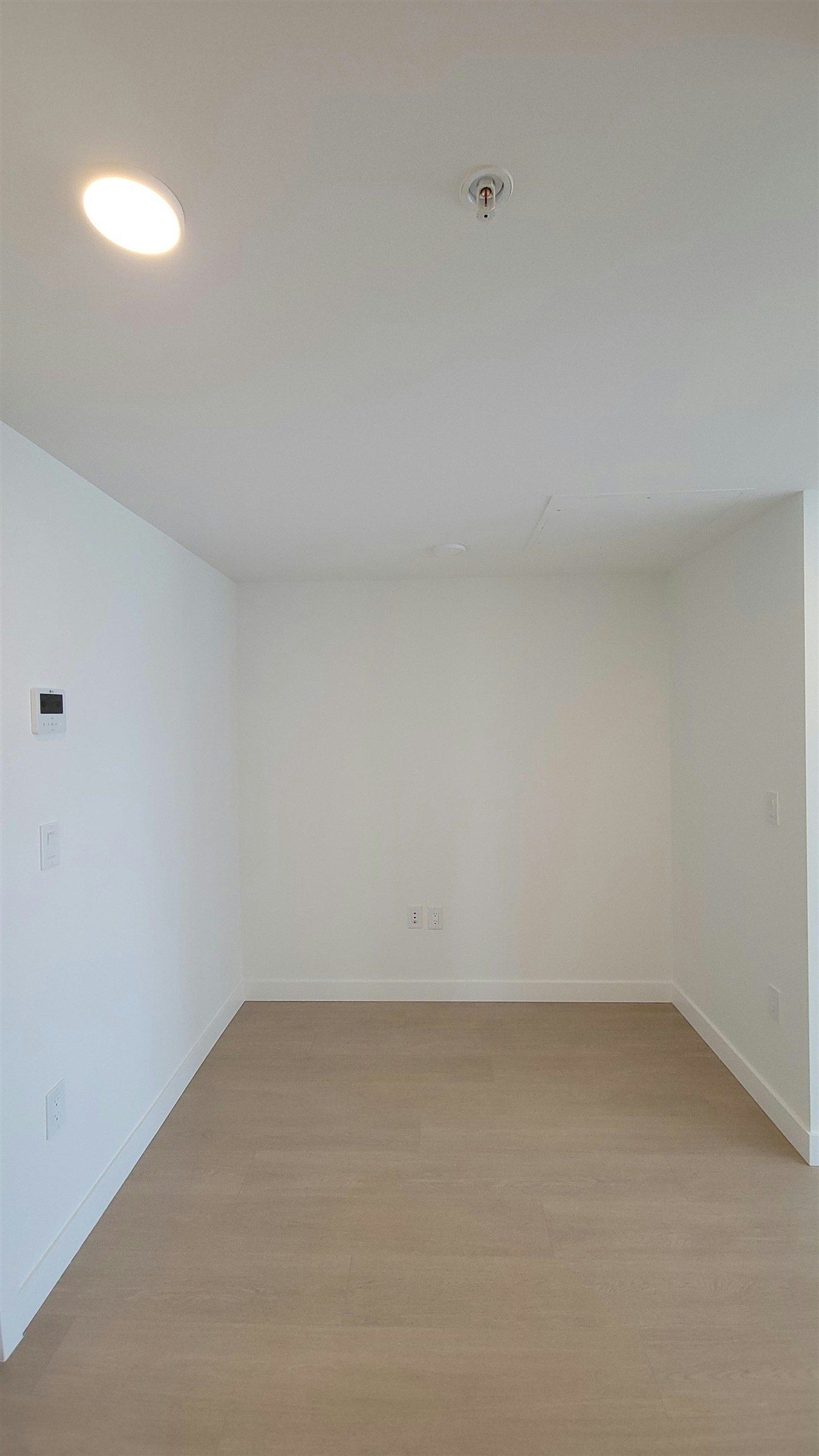 2604-7769 Park Crescent, Burnaby, BC, V3N 0J7 - 16