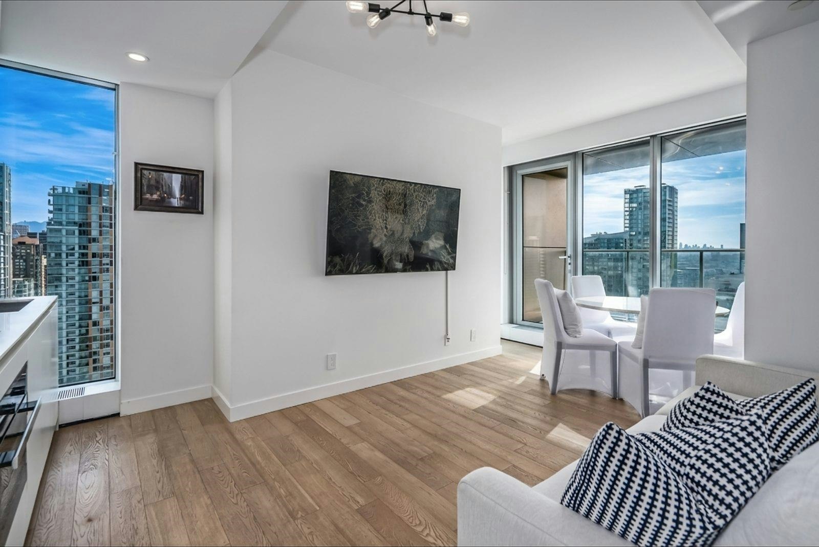 3307-1480 Howe Street - 4