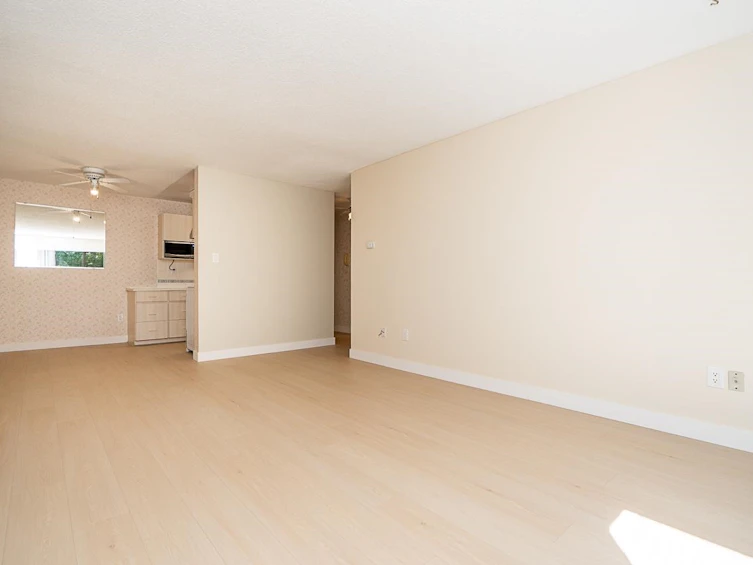 208-15020 North Bluff Road, Surrey, BC, V4B 5A4 - 6