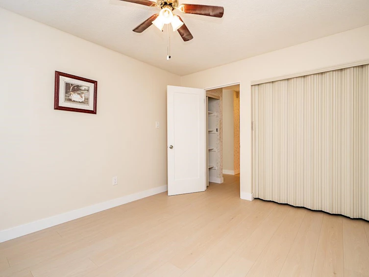208-15020 North Bluff Road, Surrey, BC, V4B 5A4 - 18