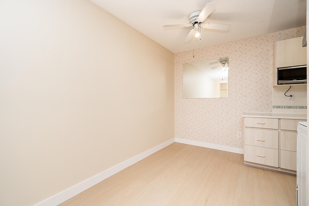 208-15020 North Bluff Road, Surrey, BC, V4B 5A4 - 10