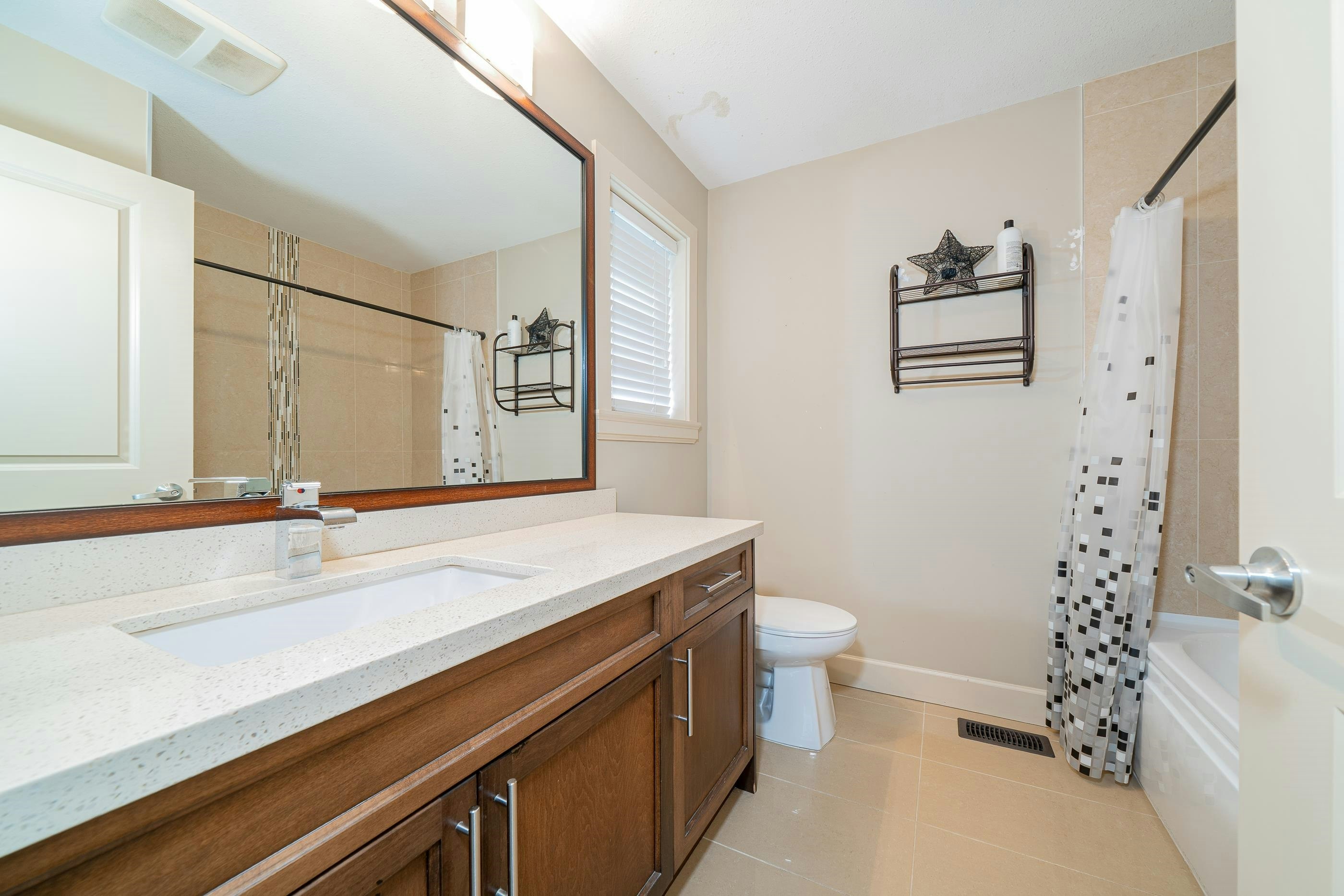 1353 Hames Crescent, Coquitlam, BC, V3E 0G4 - 35