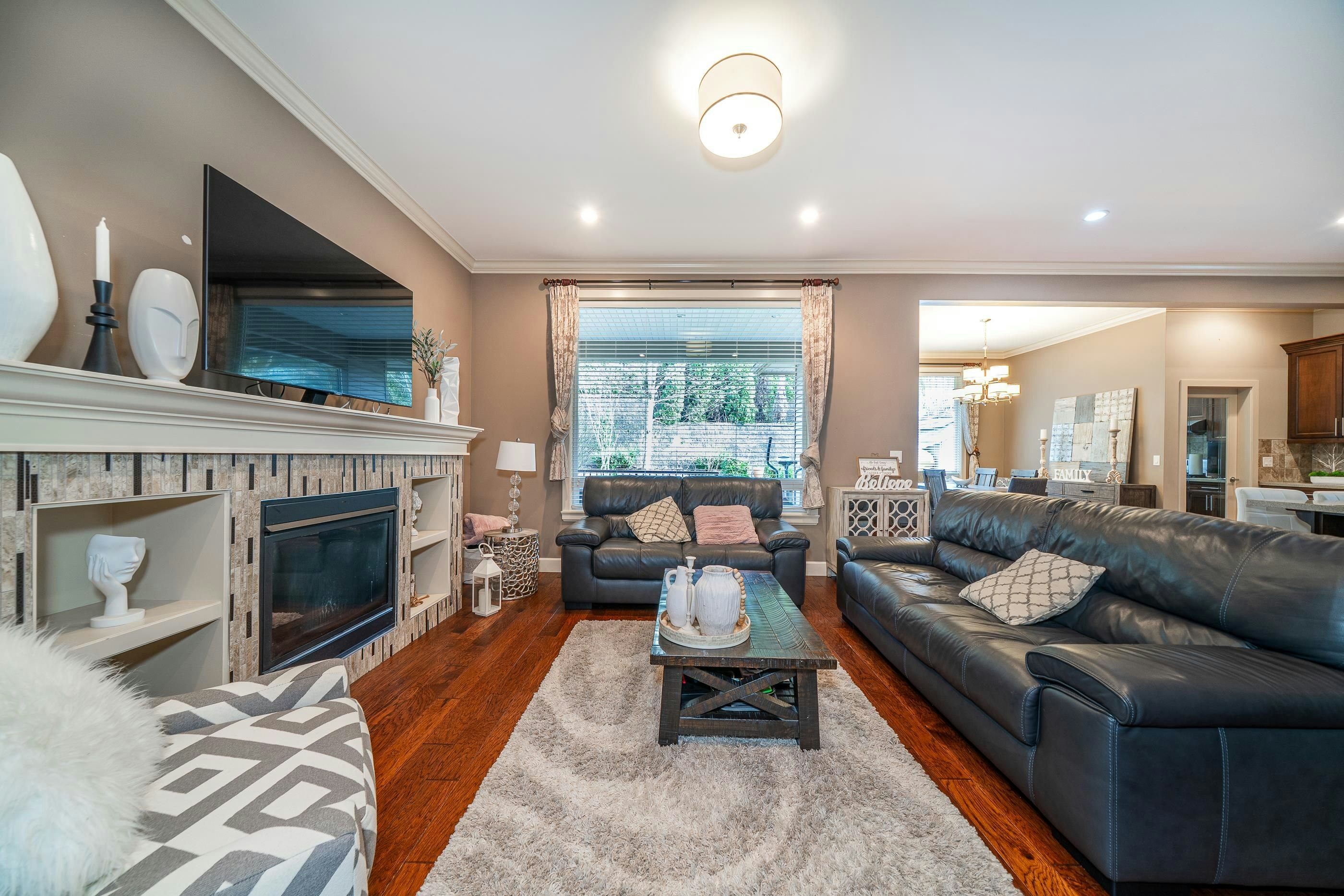 1353 Hames Crescent - 3