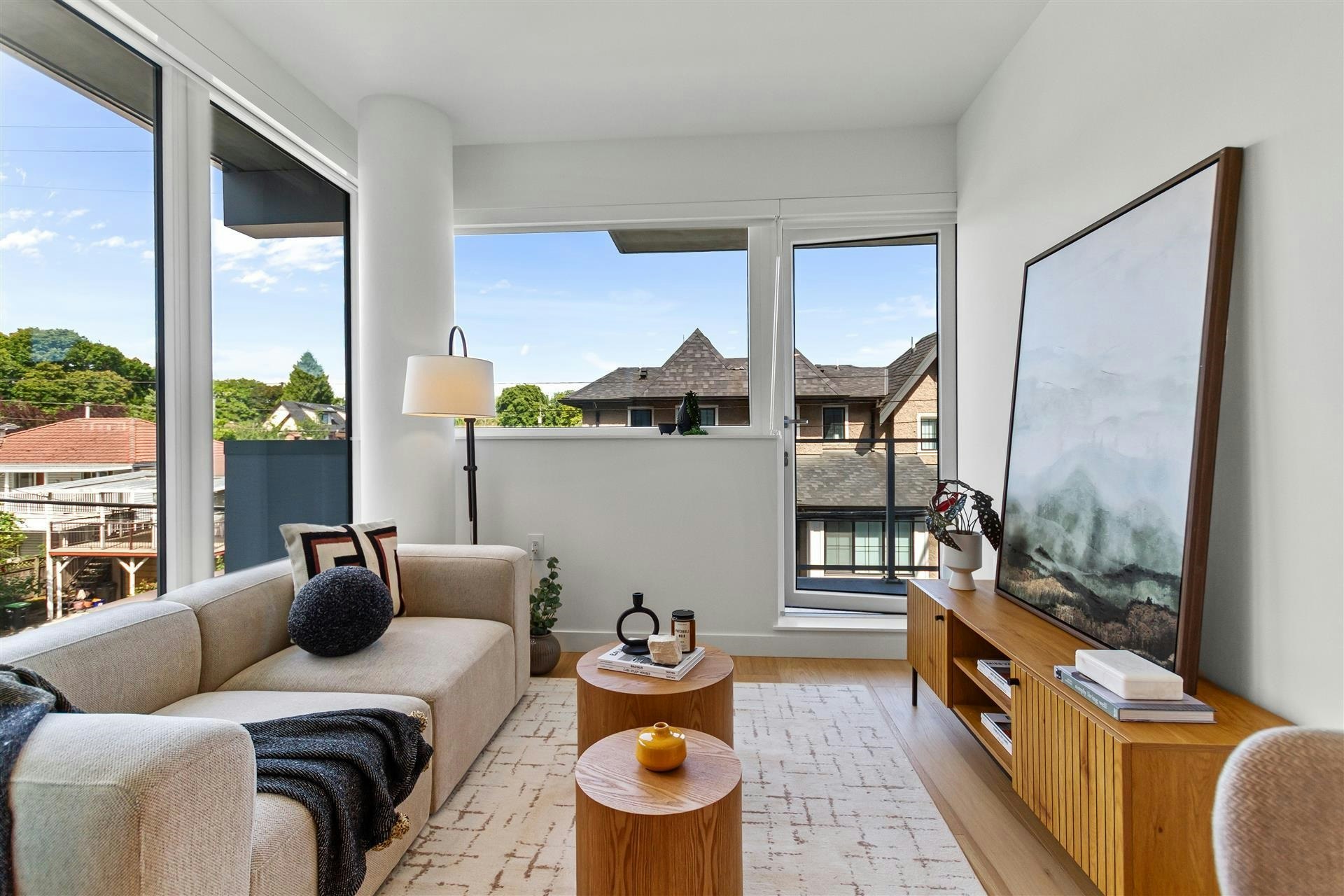307-8120 Oak Street, Vancouver, BC, V6P 0N2