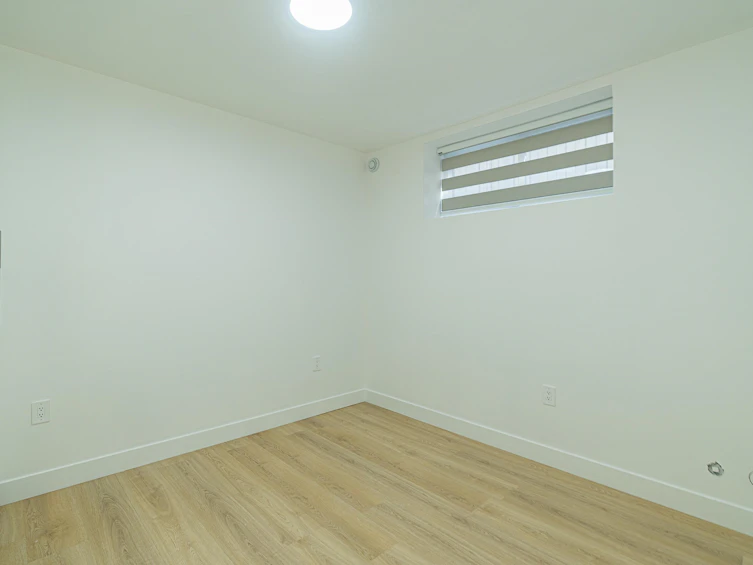 4152 Pender Street, Burnaby, BC, V5C 2M2 - 32