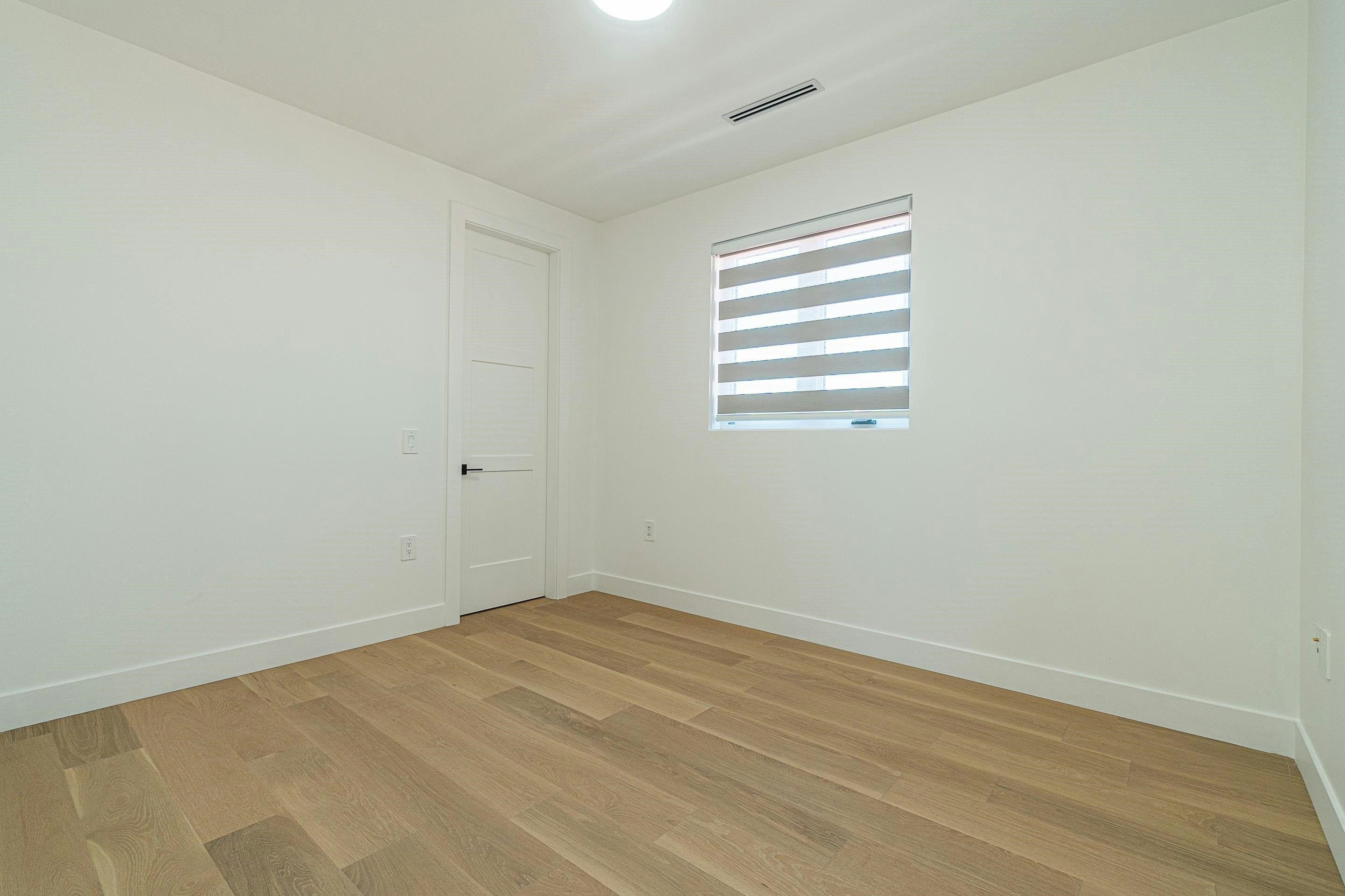 4152 Pender Street, Burnaby, BC, V5C 2M2 - 27