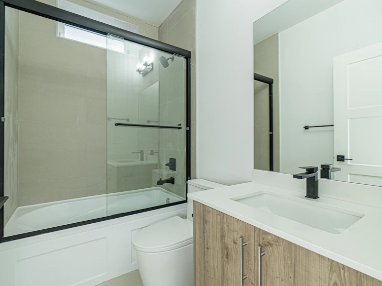 4152 Pender Street, Burnaby, BC, V5C 2M2 - 35