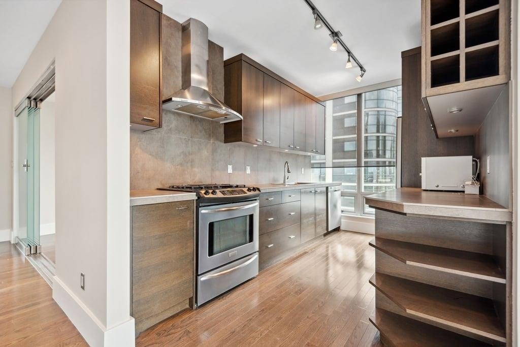 2703-837 W Hastings Street, Vancouver, BC, V6C 1C6 - 17