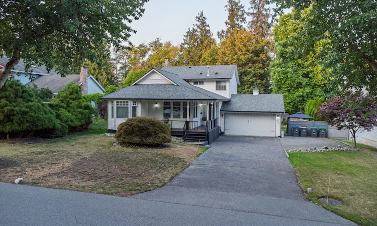 6096 Killarney Drive