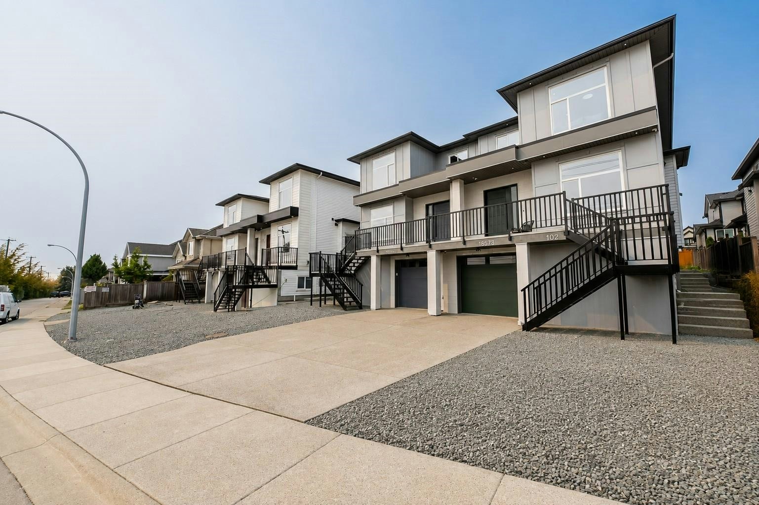 102-18573 56 Avenue - 3