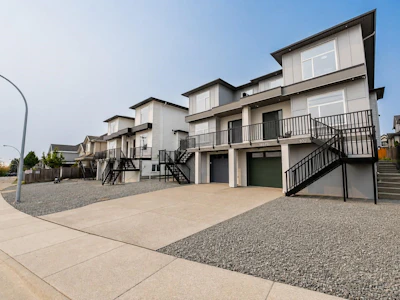 102-18573 56 Avenue - 3