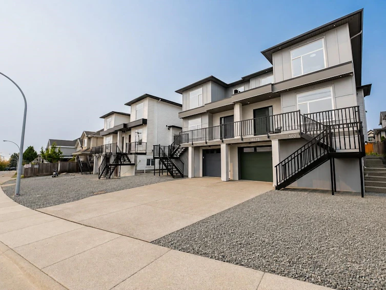102-18573 56 Avenue, Surrey, BC, V3S 8J3 - 3