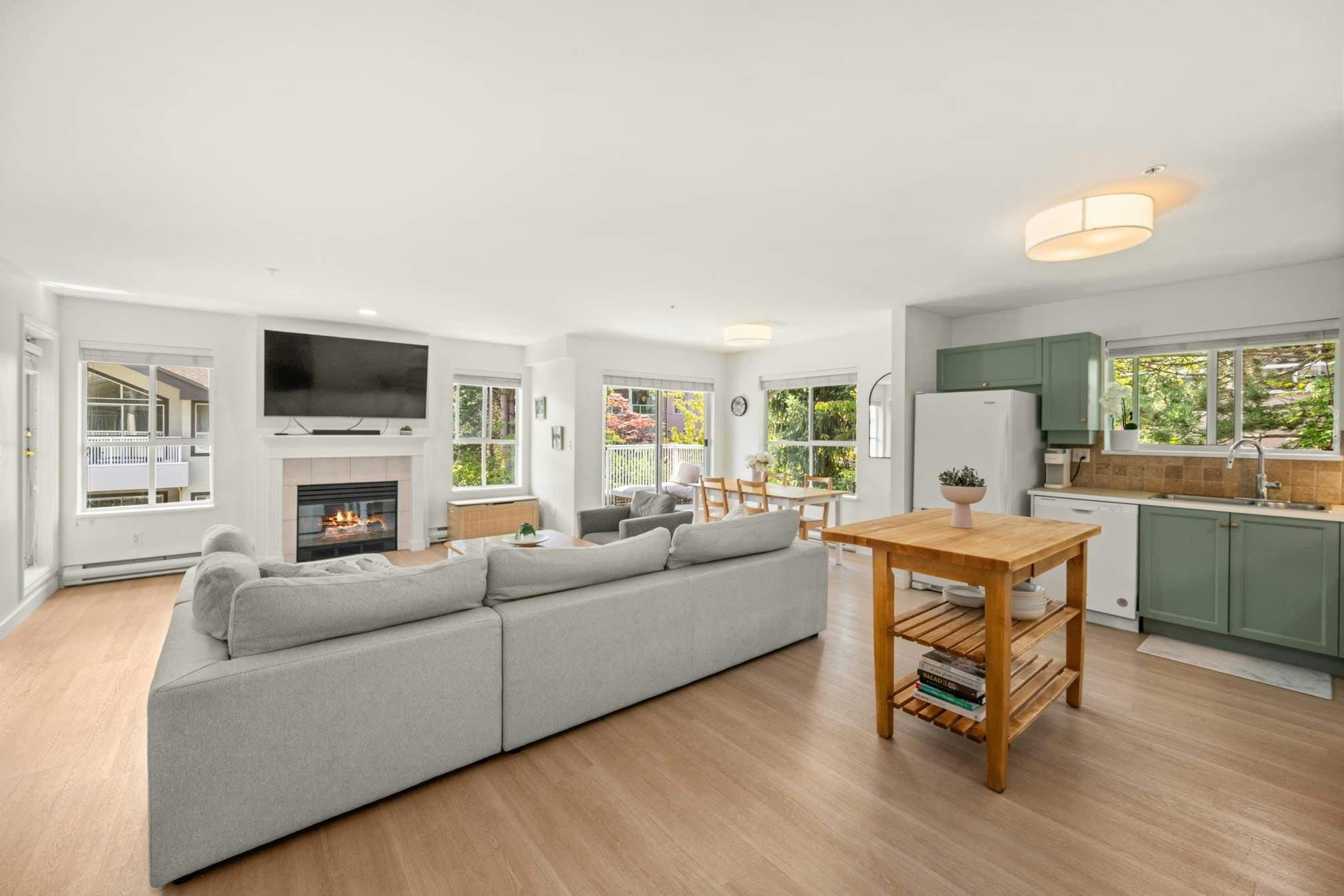 309-15272 20 Avenue, Surrey, BC, V4A 2A3 - 2