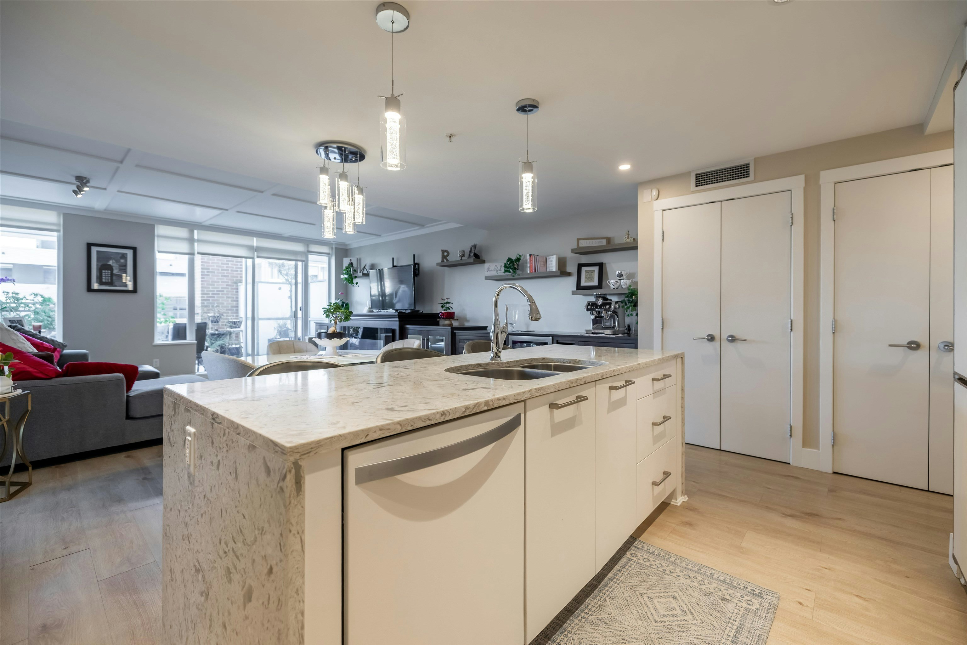 204-15152 Russell Avenue, Surrey, BC, V4B 0A3 - 16