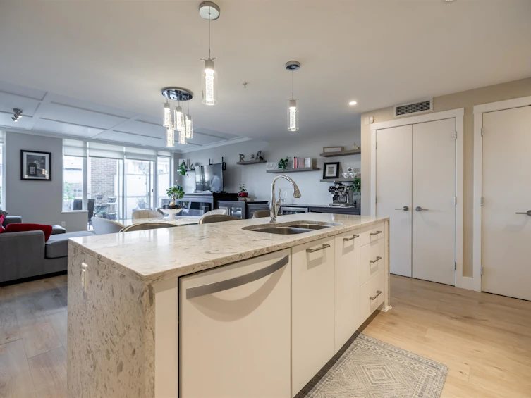 204-15152 Russell Avenue, Surrey, BC, V4B 0A3 - 16