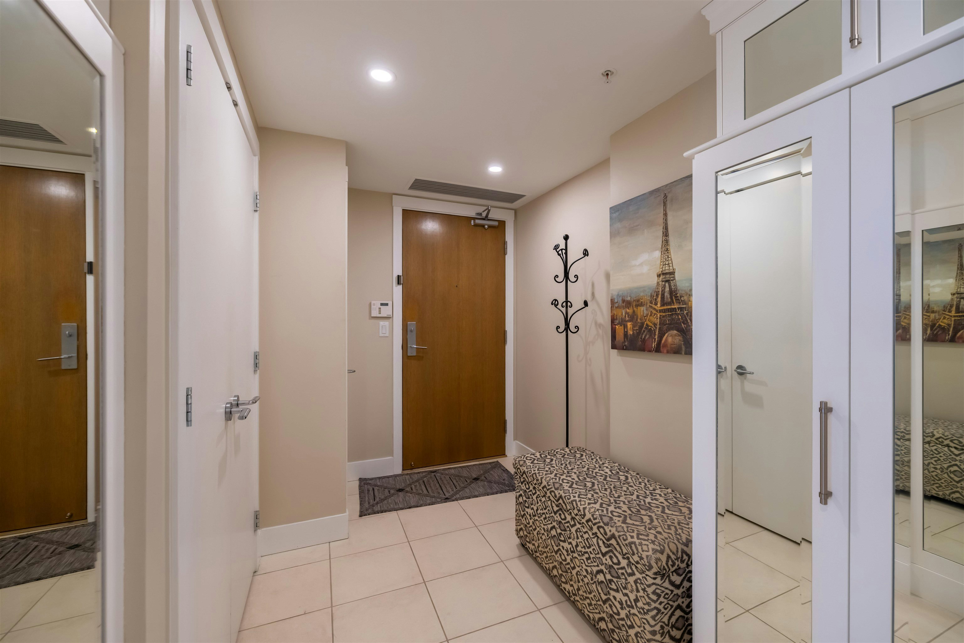 204-15152 Russell Avenue - 4