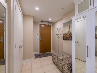 204-15152 Russell Avenue - 4
