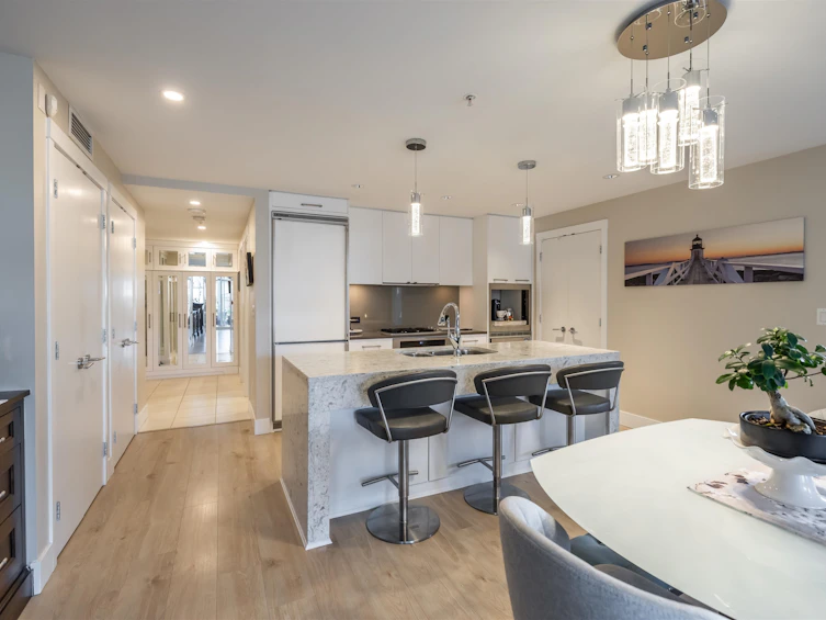204-15152 Russell Avenue, Surrey, BC, V4B 0A3 - 6