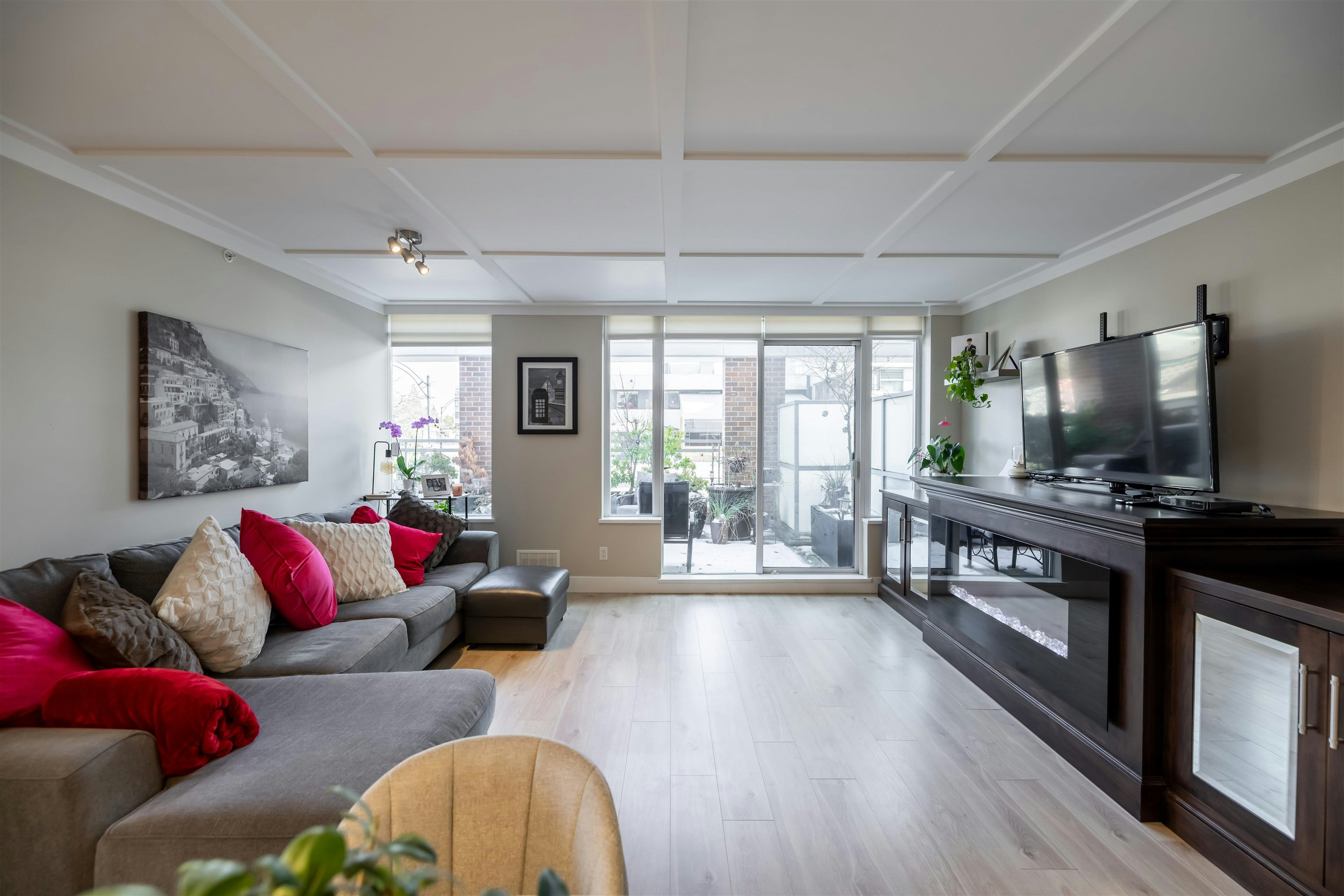 204-15152 Russell Avenue, Surrey, BC, V4B 0A3 - 9