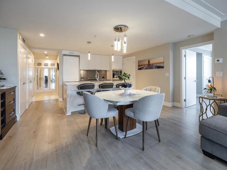 204-15152 Russell Avenue, Surrey, BC, V4B 0A3 - 7