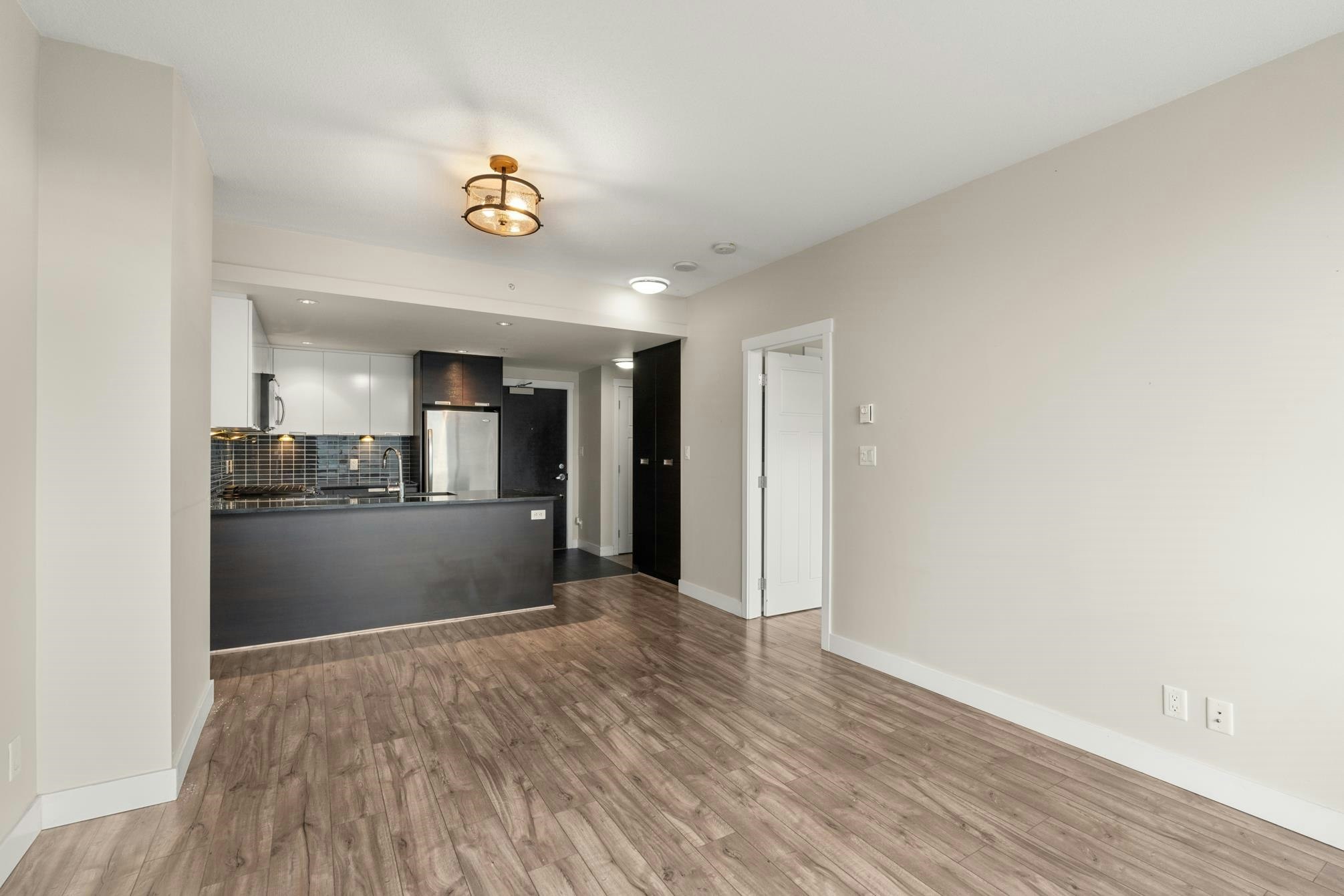 802-2968 Glen Drive - 2
