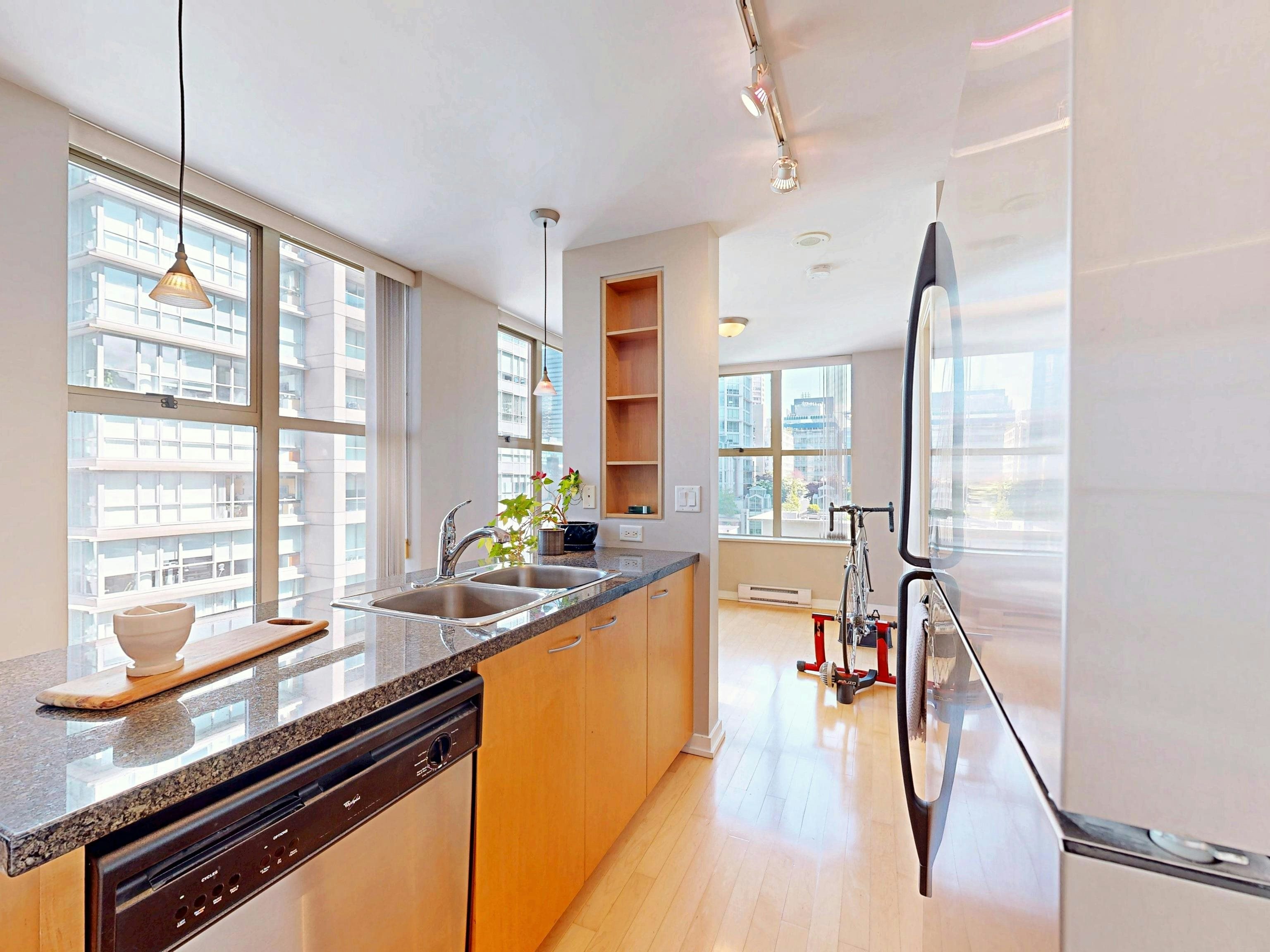 1003-969 Richards Street, Vancouver, BC, V6B 1A8 - 24