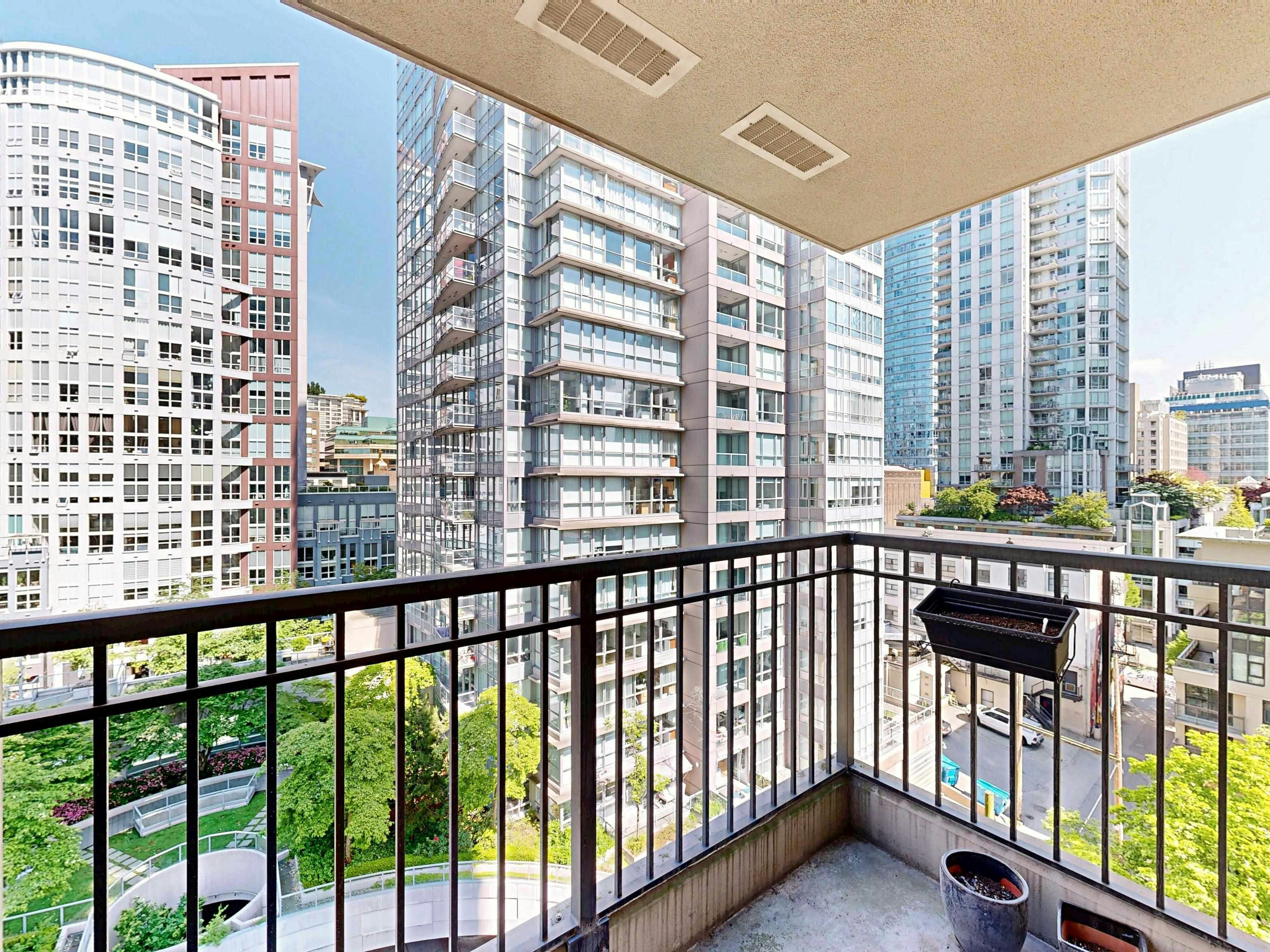 1003-969 Richards Street, Vancouver, BC, V6B 1A8 - 11